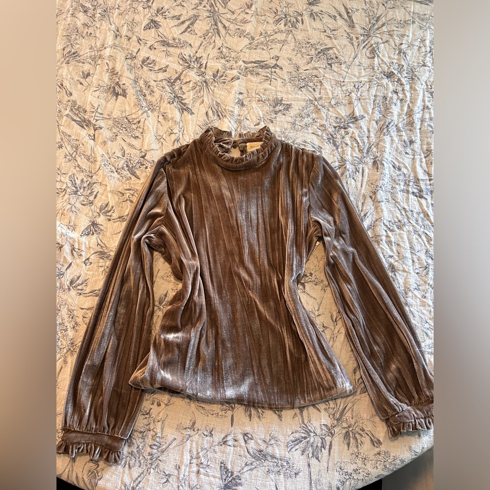 Melló Day velvet top